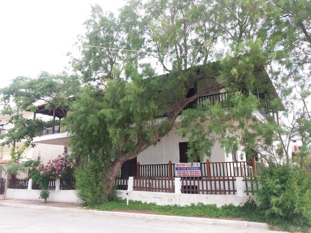 House Kosmas On The Beach Sarti Dış mekan fotoğraf